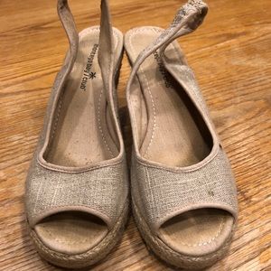 Lightly Used Cream sparkle wedges in size 8